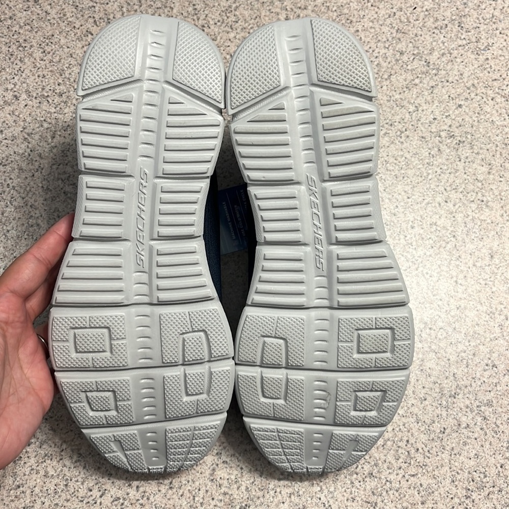NWT Skechers Relaxed Fit sneakers Navy Blue Pair #2 - Picture 6 of 9
